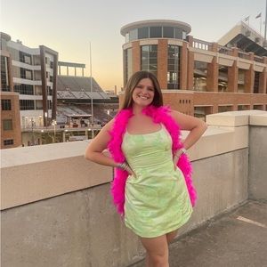 Meet your Posher, Leslie